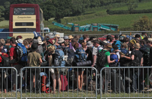 Fans+Depart+40th+Anniversary+Glastonbury+Music+AAhze2KgLwal