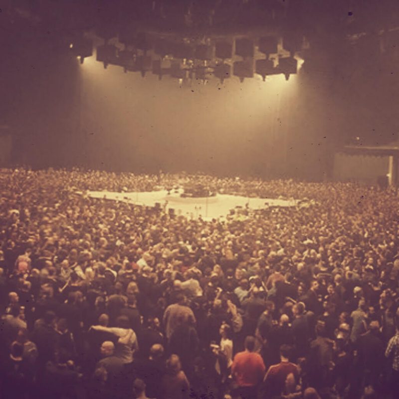 An Introduction to Crowd Psychology - Working With Crowds